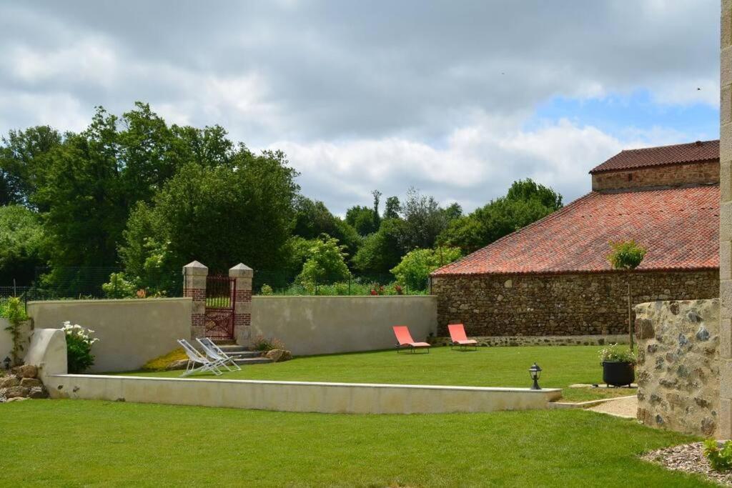 Gite La Dortiere S'Amuse, Magnifique Maison De Maitre 12Min Du Puy Du Fo Villa Sevremont Exterior photo